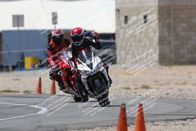 media/Apr-10-2022-SoCal Trackdays (Sun) [[f104b12566]]/Turn 2 (1135am)/